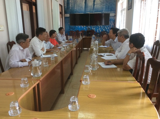 Viện sức khỏe nghề nghiệp và môi trường khảo sát về chất thải y tế tái chế tại các bệnh viện tỉnh Đắk Lắk.